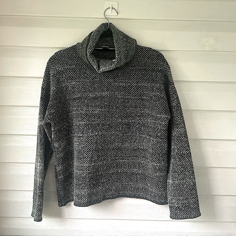 Max Studio | Black and green Turtleneck Sweater M